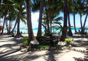Отель Deparis Beach Resort  Малай